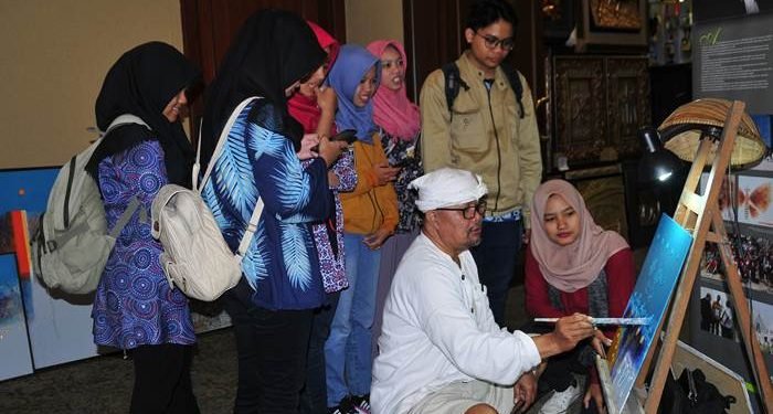 Abu Djumhur, Berkampanye Bambu Lewat Lukisan