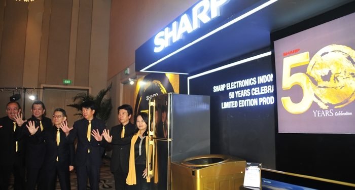 SHARP Indonesia Luncurkan Program Hingga Produk Berwarna Emas 1 SHARP Indonesia Luncurkan Program Hingga Produk Berwarna Emas