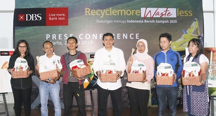 Bank DBS Indonesia Ajak Masyarakat Peduli Lingkungan