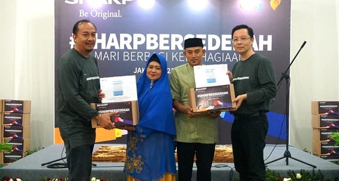 SHARP Bersedekah Bagikan Kebahagiaan