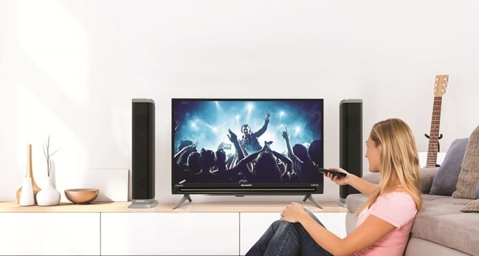 Sharp Tawarkan Pengalaman Menonton TV dengan Design Unik 1 019 AQUOS IIOTO Series 32 Inch tawarkan tampilan gambar HD dengan speakers tower untuk suara yang menggelegar