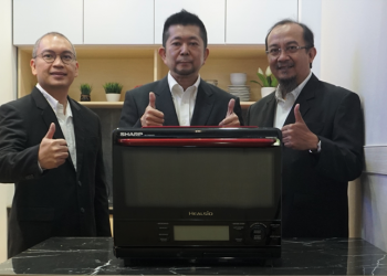 aManajemen Sharp Indonesia Pada Peluncuran Sharp Healsio Superheated Stea...