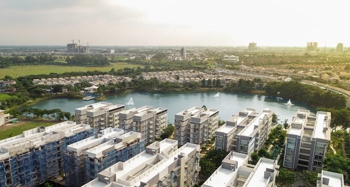 aRAINBOW SPRINGS LAKEFRONT ESPLANADE GARDEN