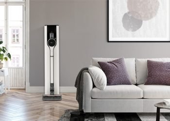 a2021 LG CordZero and Charging Station scaled 1