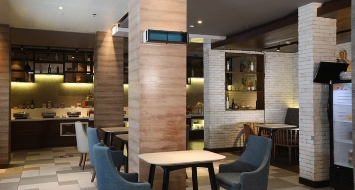 aAplikasi luminer dinding philips uv c disinfection upper air di hotel mercure jakarta