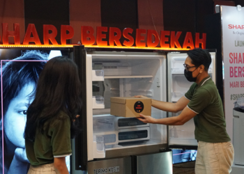 a Peletakan Donasi Pertama oleh Pandu Setio Sr. PR Brand Communi...