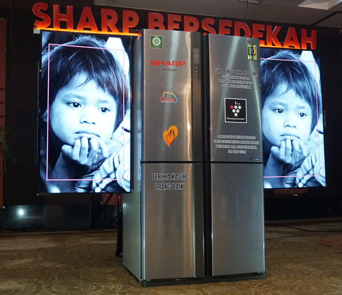 a Produk Lemari Es yang Akan Digunakan Untuk Sharp Bersedekah