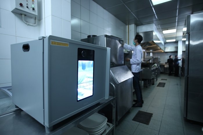 Produk Desinfeksi Philips UV-C Baru 2 aPhilips UV C Chamber untuk Professional