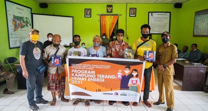Signify Foundation menerangi kehidupan di desa-desa pedalaman NTT