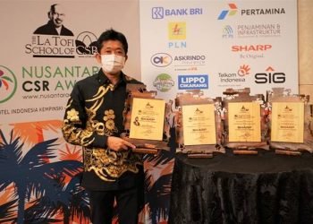 CSR Award 2021 Untuk Presiden Direktur Sharp Indonesia