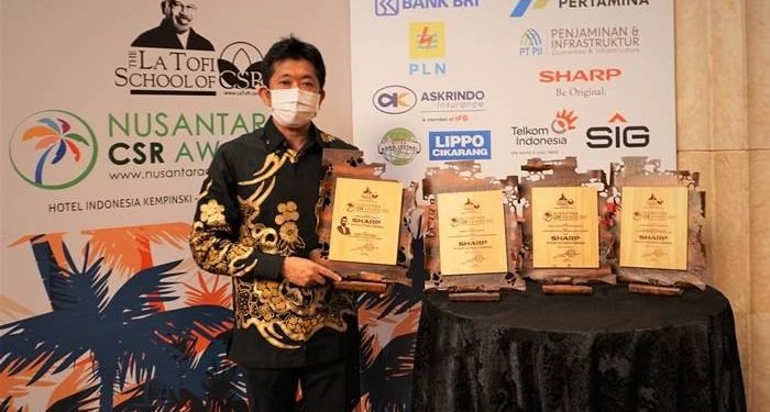 CSR Award 2021 Untuk Presiden Direktur Sharp Indonesia