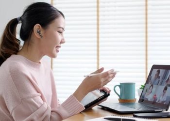 Sharp Luncurkan Earbuds Nirkabel  