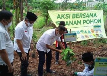 Yayasan Muslim Sinar Mas Land Gelar Penanaman Pohon Buah