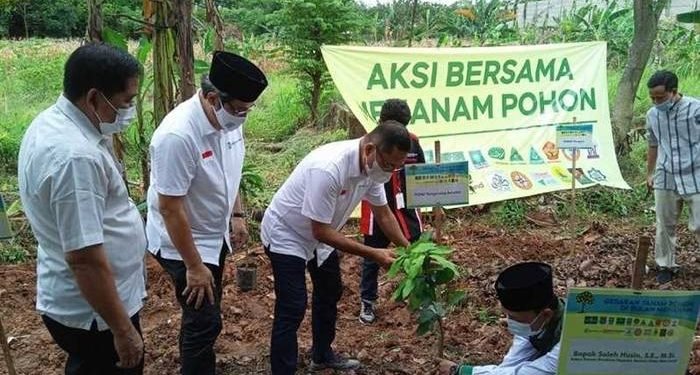 Yayasan Muslim Sinar Mas Land Gelar Penanaman Pohon Buah