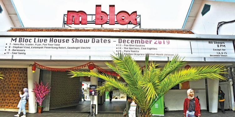 "M Bloc Space" Ruang Publik Kaum Muda 1 “M Bloc Space” Ruang Publik Kaum Muda