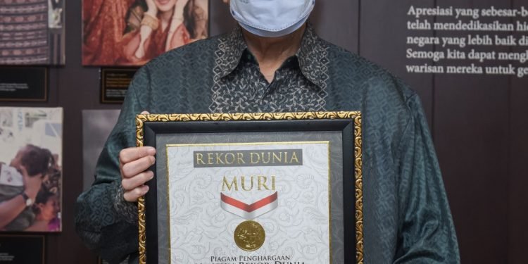 Kenari Djaja Raih MURI, atas Rekor Webinar Arsitektur Peserta Terbanyak 1 Kenari Djaja Raih MURI, atas Rekor Webinar Arsitektur Peserta Terbanyak