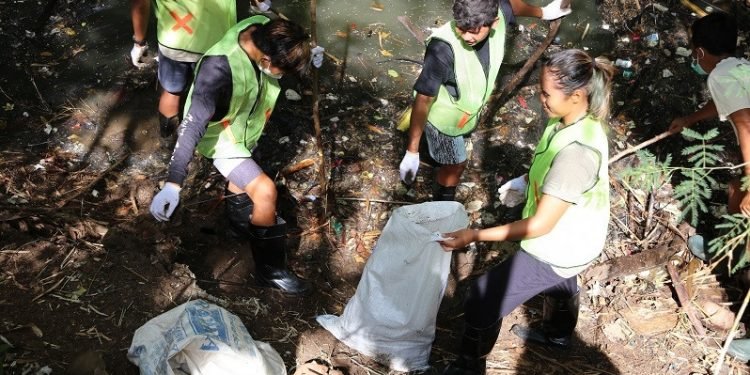 IKEA Indonesia Bersihkan Sampah Plastik di Sungai Daerah Jimbaran 1 IKEA Indonesia Bersihkan Sampah Plastik di Sungai Daerah Jimbaran