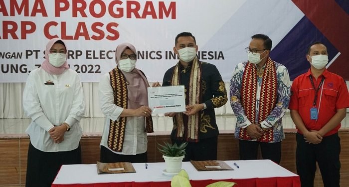 Sharp Class Kembali Dukung Peningkatan Kompetensi Siswa SMK