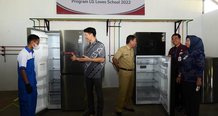 LG Loves School Dukung Pendidikan