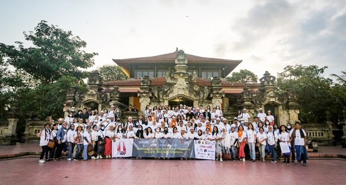 Perspektif Teknologi dan Budaya Dalam Desain Interior