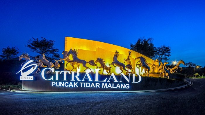 Main Gate yang menjadi ikon CitraLand Puncak Tidar