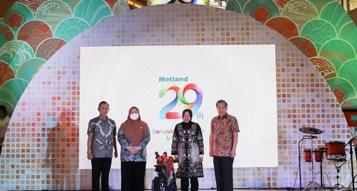 HUT Metland ke 29th, Berikan Bantuan 100 Kursi Roda untuk Penyandang Disabilitas dan Bakti Sosial.