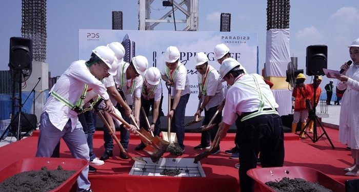 Proyek Apartemen Antasari Place Adakan Topping Off