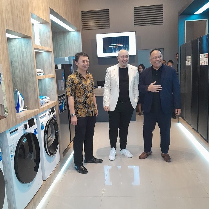 a159213f3-bfcc-498b-bfc6-a232487917c0