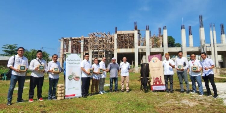 Foto 1 YMSML Rayakan Iduladha 1444 H dengan Menyalurkan Hewan Kurban scaled 1