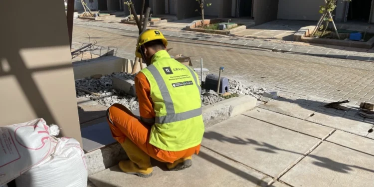 Solusi Mengatasi Masalah Keramik Bergelombang 1 KV lantai bergelombang scaled scaled 1