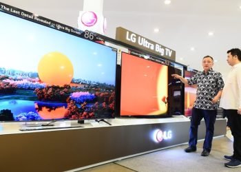 LG Tampilkan TV Besar