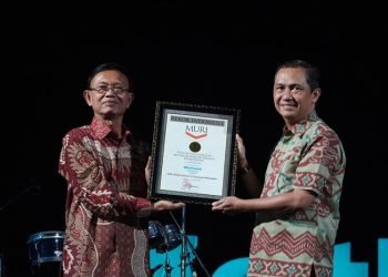 Metland Pecahkan Rekor MURI untuk Bola Dunia Terbesar