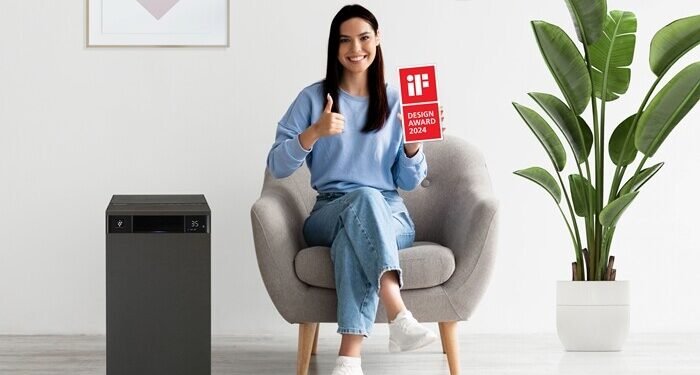 Smiling,millennial,woman,showing,empty,touch,pad,,gesturing,thumb,up,