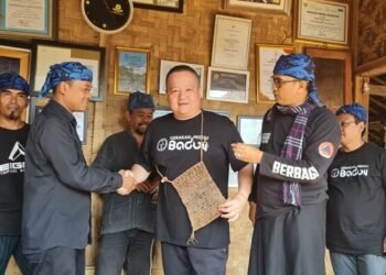Germany Brilliant  Membuat 5 Saung Kamar Mandi di Baduy