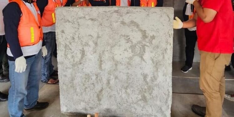 Instruktur Memberikan Penjelasan Langsung Kepada Para Peserta Pelatihan Sertifikasi Mandor Pintar Institute e1750176280230