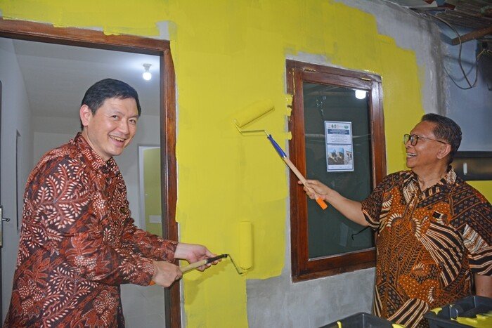 aSimbolis cat tembok