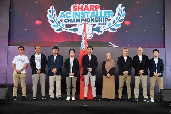 027 Foto 1 aPerwakilan Sharp meresmikan pembukaan acara Grand Final AC Installer Championship 2025